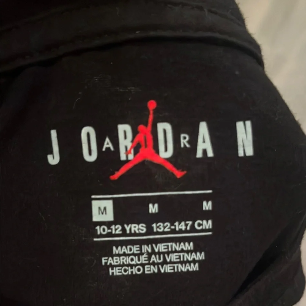 Air Jordan Boys Black and Silver T-Shirt Size: M